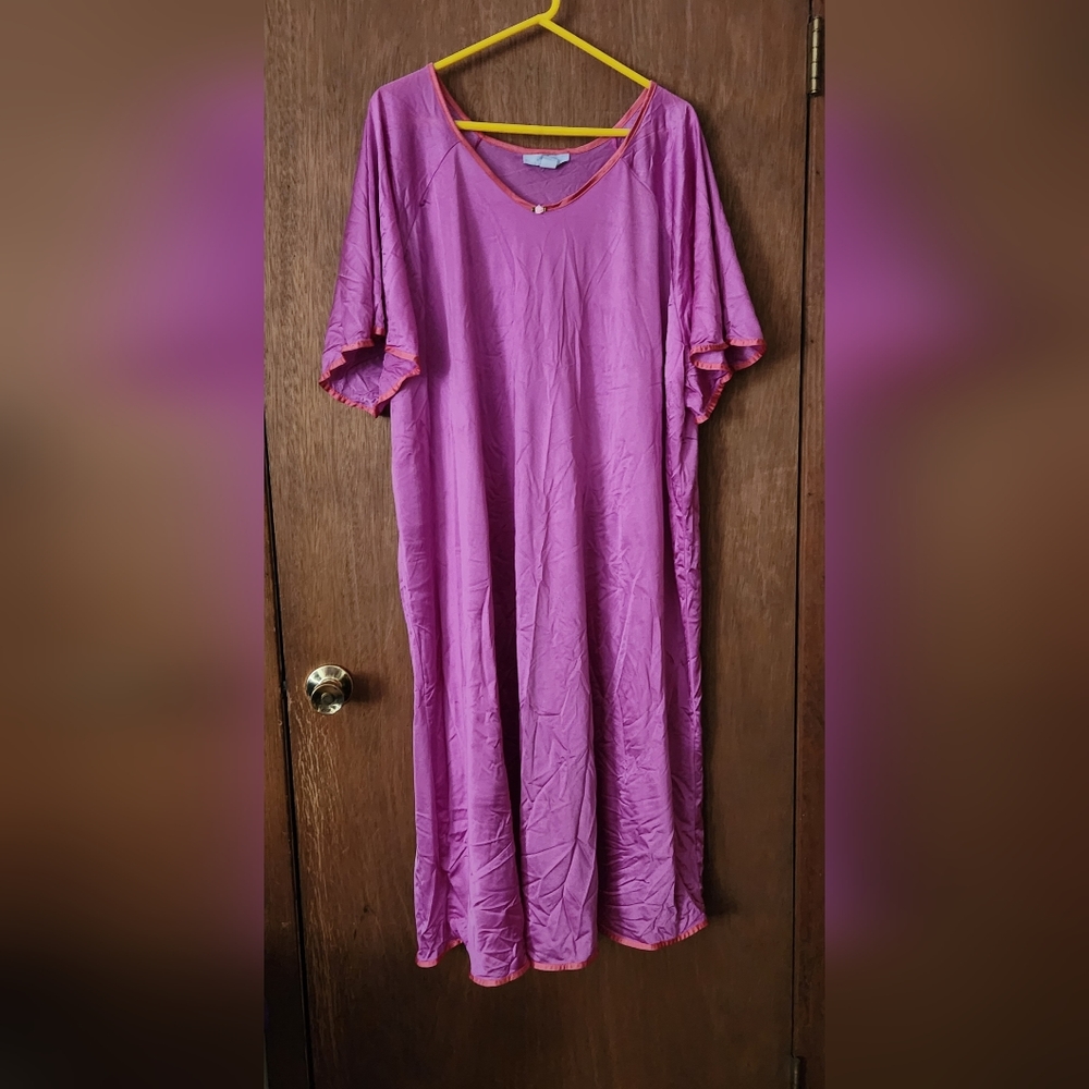 Women's Nightgown